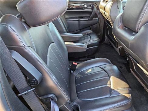 Used 2016 Buick Enclave Leather image 19