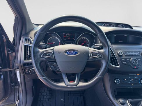 Used 2018 Ford Focus ST FWD image 11