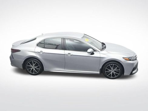 Used 2022 Toyota Camry SE FWD image 32