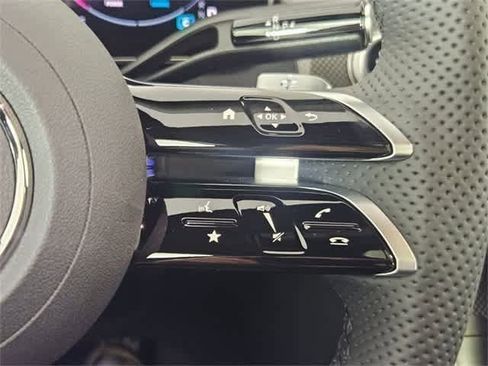 Used 2025 Mercedes-Benz GLC 300 4MATIC image 26