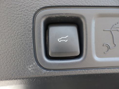 Used 2024 Ford Expedition Limited image 35