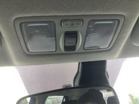 Certified 2025 Hyundai Venue SEL FWD image 26