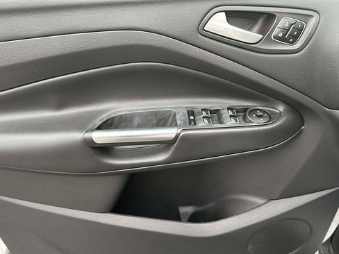 Used 2017 Ford Escape Titanium w/ Equipment Group 301A FWD image 4
