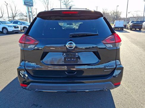 Used 2018 Nissan Rogue SV w/ Premium Package image 5