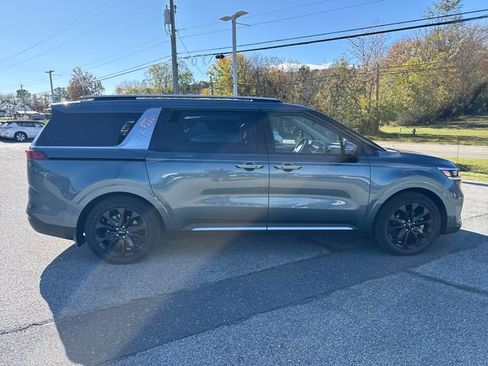 Certified 2024 Kia Carnival SX Prestige image 6