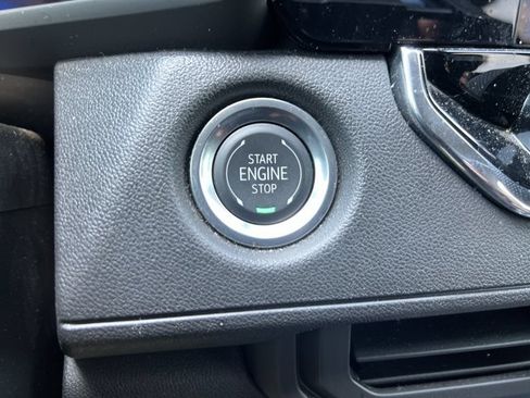 Used 2025 Chevrolet Colorado Trail Boss AWD/4WD image 17