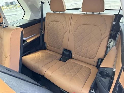 Used 2023 BMW X7 xDrive40i w/ Premium Package AWD/4WD image 24
