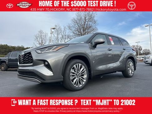 New 2026 Toyota Highlander Platinum image 1