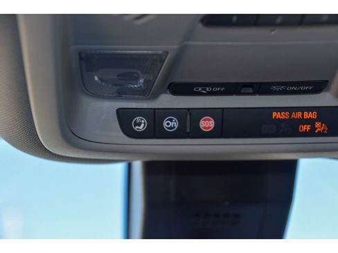 Used 2020 Chevrolet Equinox LT w/ Driver Convenience Package image 37