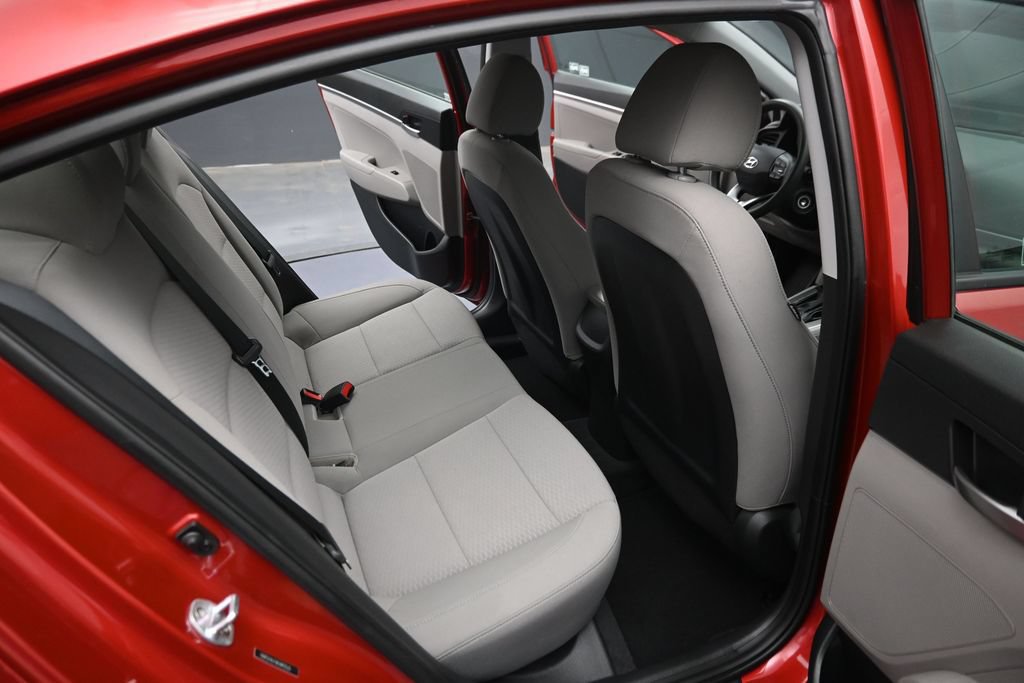 Used 2019 Hyundai Elantra SE FWD image 27