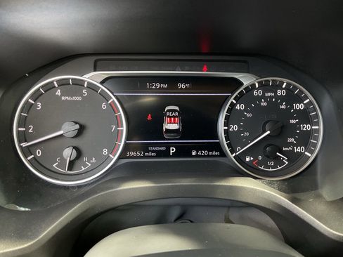 Used 2025 Nissan Rogue SV FWD image 34