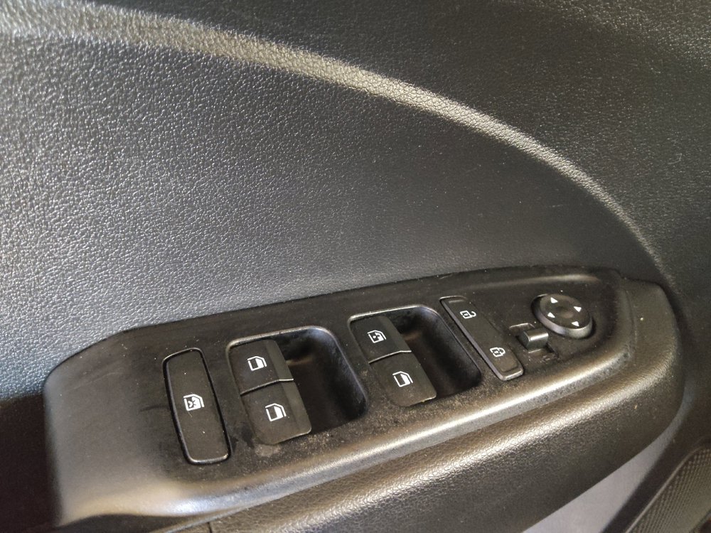 Used 2023 Hyundai Venue SEL FWD image 27