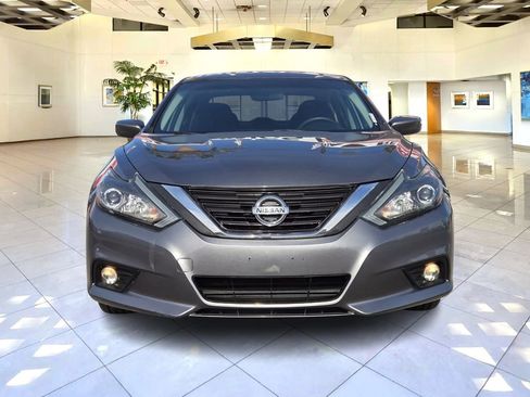 Used 2016 Nissan Altima 2.5 SR image 2