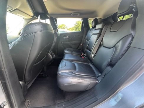 Used 2017 Jeep Cherokee Limited AWD/4WD image 23