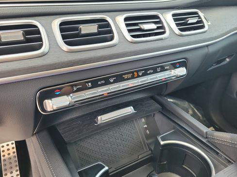 Certified 2026 Mercedes-Benz GLS 450 4MATIC image 19