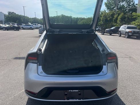 Used 2026 Toyota Prius XLE FWD image 19