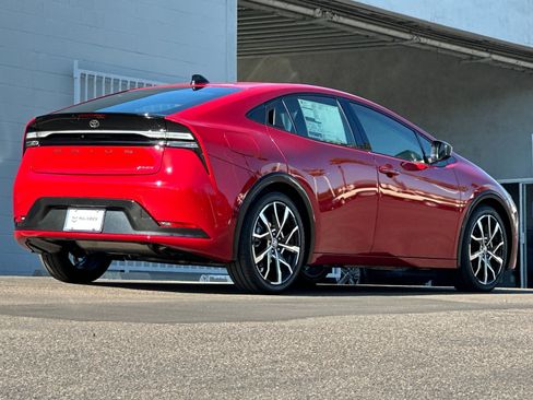 New 2026 Toyota Prius Plug-In Hybrid image 5