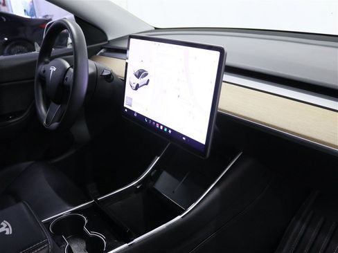 Used 2021 Tesla Model Y Long Range AWD/4WD image 28