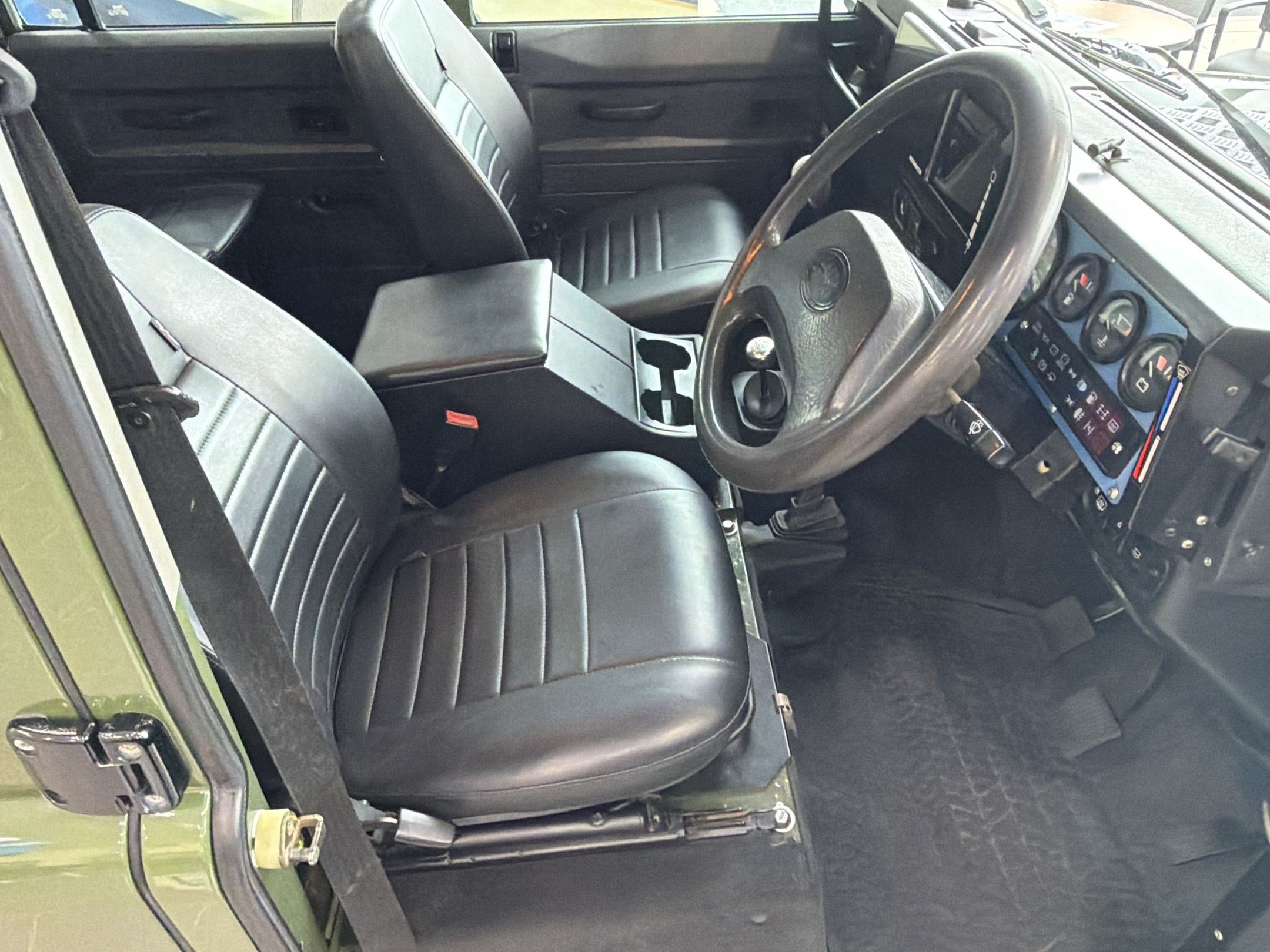 Used 1994 Land Rover Defender 90 image 25