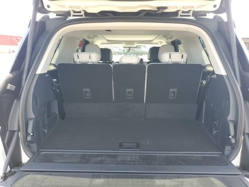 New 2026 Lincoln Navigator Reserve AWD/4WD image 32