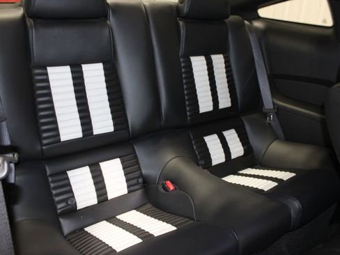 Used 2011 Ford Mustang Shelby GT500 w/ SVT Performance Pkg RWD image 28