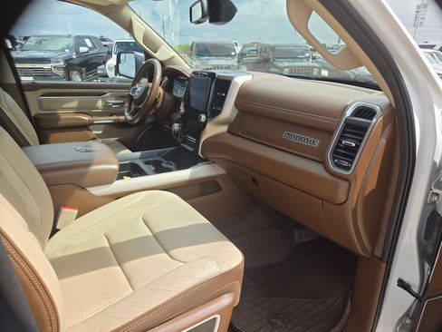 Used 2019 RAM 1500 Laramie RWD image 24