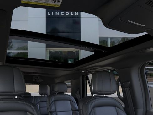 New 2026 Lincoln Navigator Reserve w/ Jet Appearance Package AWD/4WD image 22