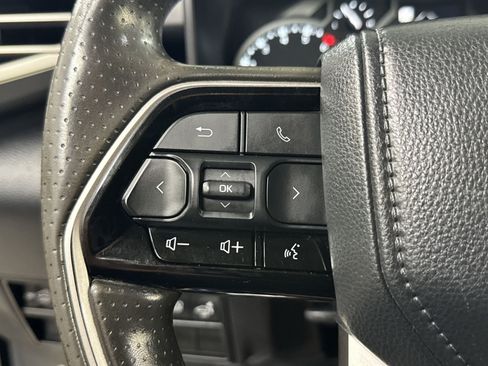 Used 2022 Toyota Tundra SR5 w/ SR5 Convenience Package AWD/4WD image 37