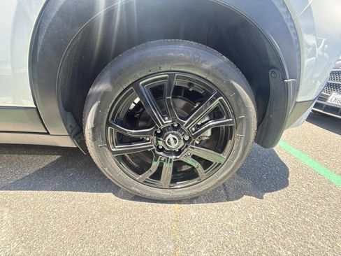 Used 2023 Nissan Kicks SR w/ SR Premium Package FWD image 12