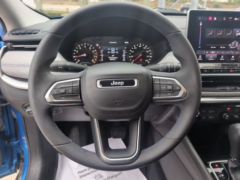 Used 2022 Jeep Compass Latitude image 18