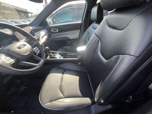 Used 2025 Jeep Compass Limited AWD/4WD image 27