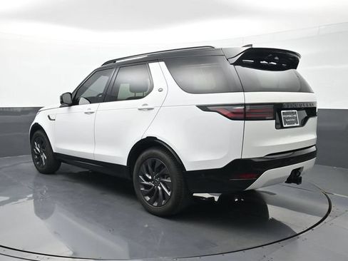 Used 2024 Land Rover Discovery Dynamic SE AWD/4WD image 3