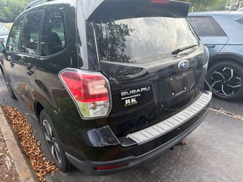 Used 2017 Subaru Forester 2.5i Premium w/ All-Weather Package AWD/4WD image 5