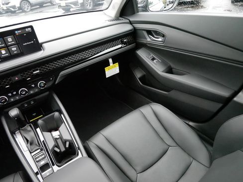 Certified 2025 Honda Accord EX-L image 11