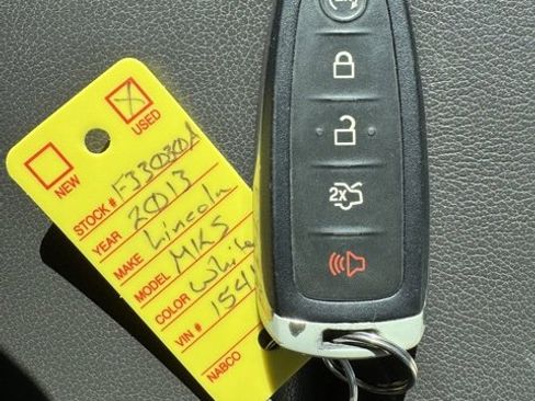 Used 2013 Lincoln MKS AWD image 39