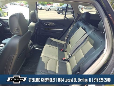 Used 2022 GMC Terrain SLT w/ Infotainment Package II AWD/4WD image 25