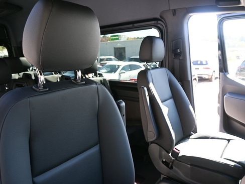 Used 2025 Mercedes-Benz Sprinter 2500 image 18