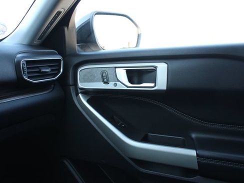 Used 2022 Ford Explorer Limited RWD image 21
