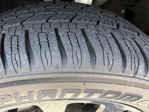 Used 2020 Jeep Grand Cherokee Altitude AWD/4WD image 22