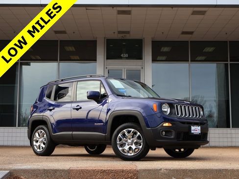 Used 2016 Jeep Renegade Latitude image 1