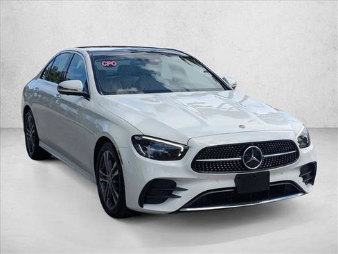 Used 2023 Mercedes-Benz E 350 4MATIC Sedan image 3