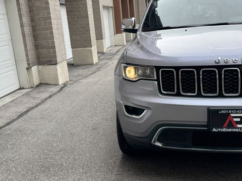 Used 2018 Jeep Grand Cherokee Limited image 10