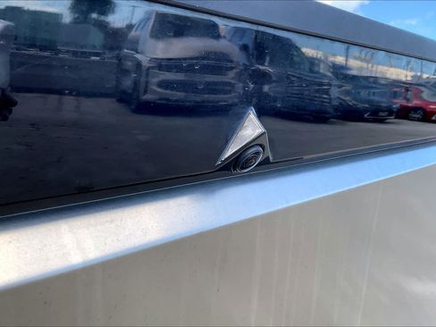 Used 2024 Tesla Cybertruck AWD Crew Cab image 7