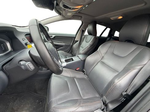 Used 2016 Volvo V60 T5 Cross Country Platinum image 10