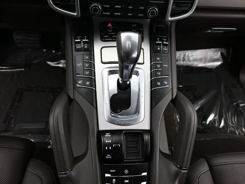 Used 2017 Porsche Cayenne Platinum Edition AWD/4WD image 16