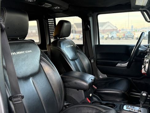 Used 2016 Jeep Wrangler Unlimited Rubicon image 18