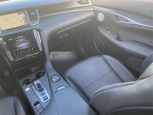 Used 2024 INFINITI QX50 Sport image 16