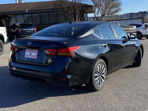 Used 2024 Nissan Altima 2.5 SV image 17