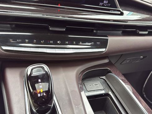 Certified 2022 Cadillac Escalade ESV Premium Luxury Platinum image 25