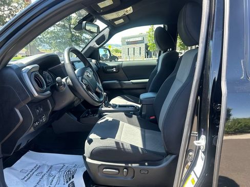 Used 2023 Toyota Tacoma TRD Sport AWD/4WD image 21